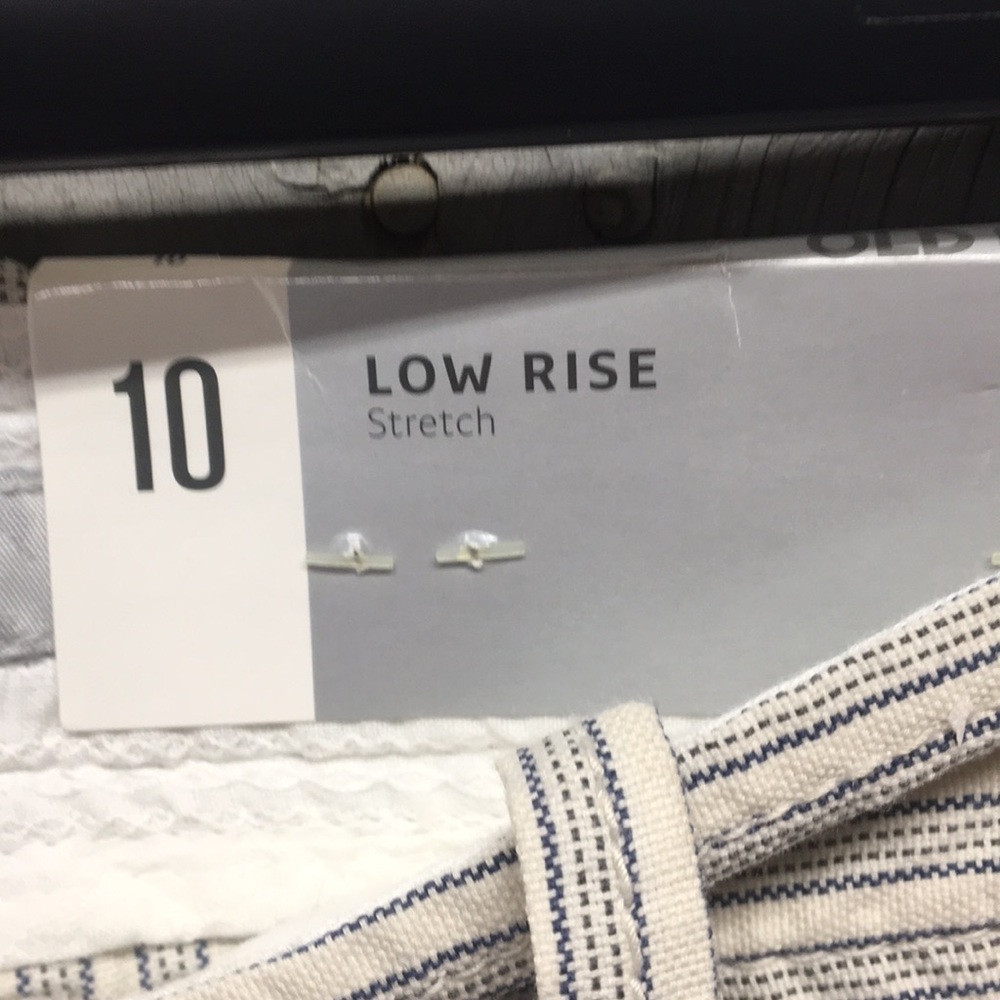 NWT Old Navy Shorts - Picture 3 of 6